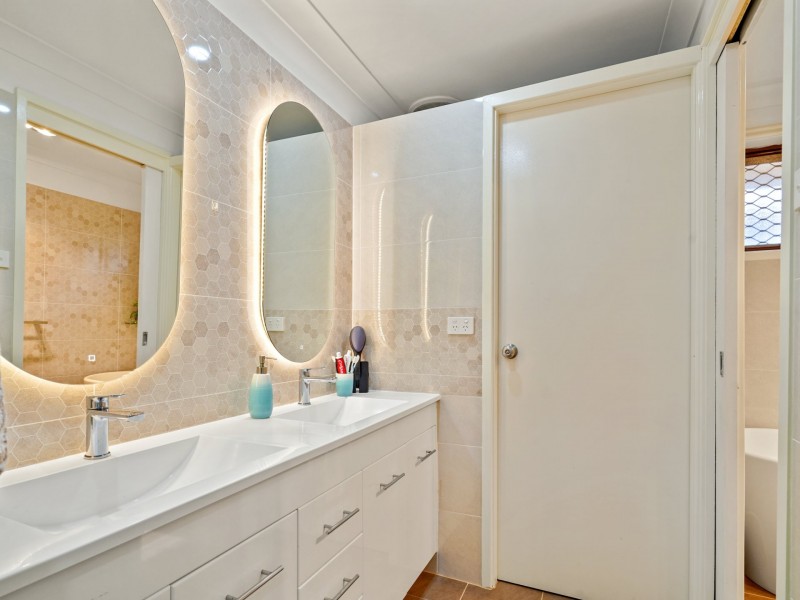 5 Livingstone, Ingleburn NSW 2565