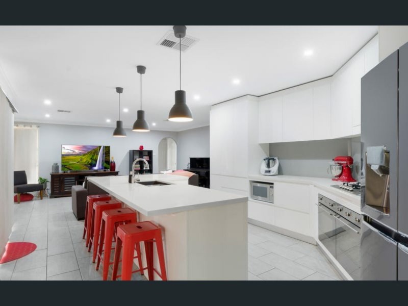 28 Freeman Circuit, Ingleburn NSW 2565