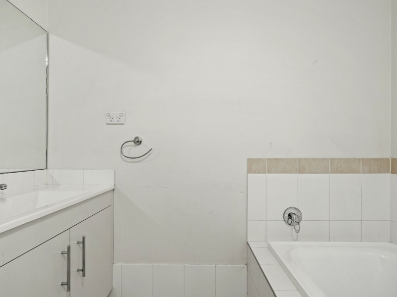 20B Hollyoake CCT, Bardia NSW 2565