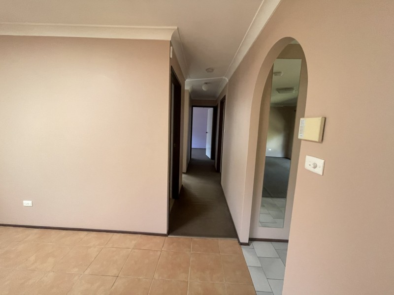 27/29 Waratah Crescent, Macquarie Fields NSW 2564