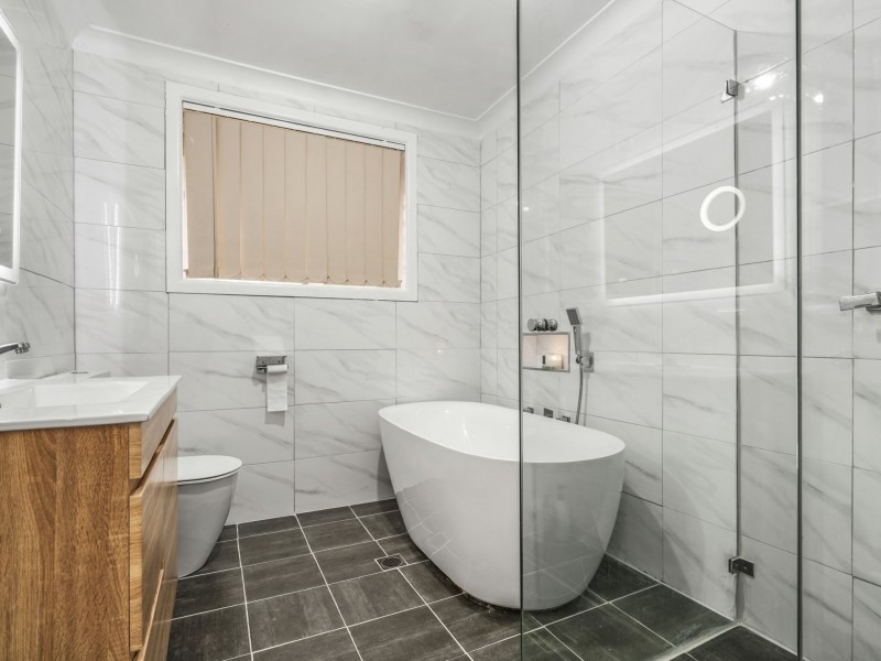 3/13-15 Carnation Avenue, Casula NSW 2170