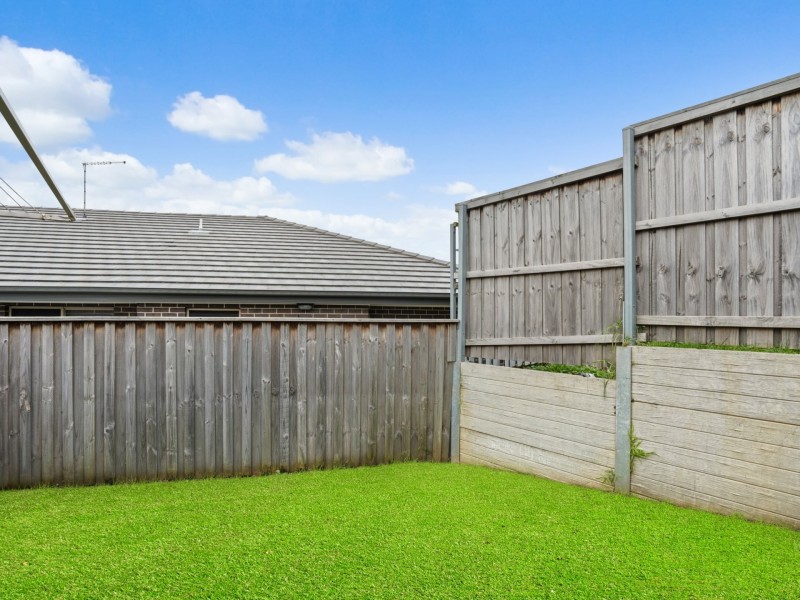 25 Feathertop Ave, Minto NSW 2566