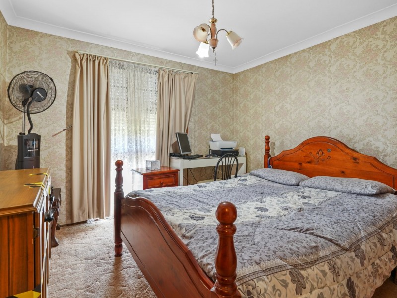 12 Stirling Place, Glenfield NSW 2167