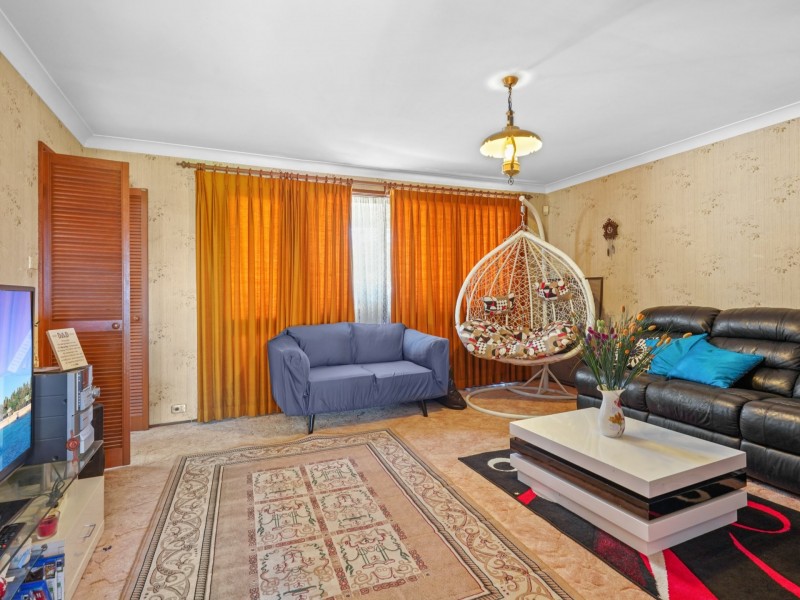 12 Stirling Place, Glenfield NSW 2167