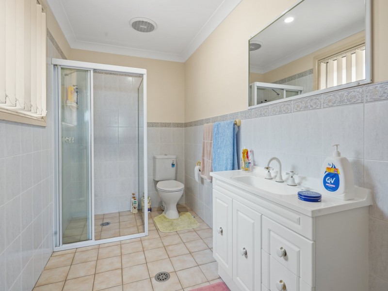 28 Thistle Circuit, Green Valley NSW 2168