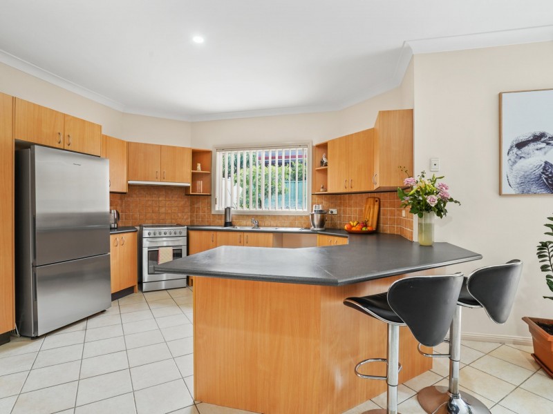 28 Thistle Circuit, Green Valley NSW 2168