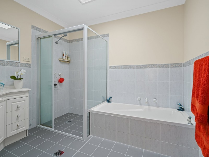 28 Thistle Circuit, Green Valley NSW 2168