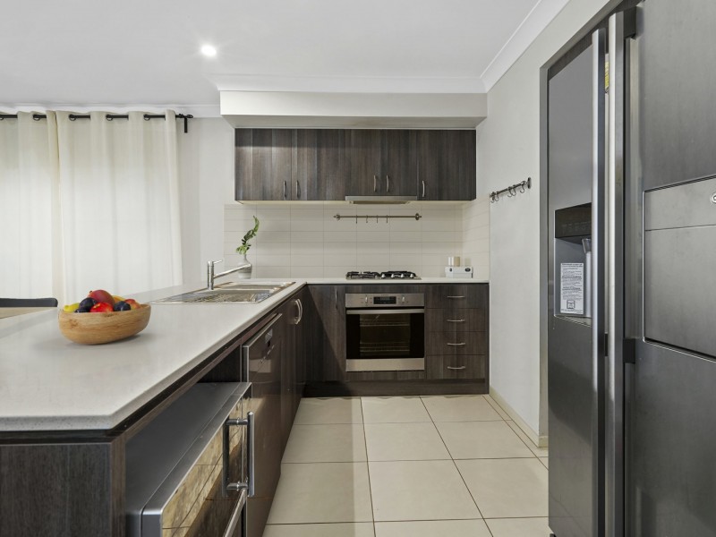 14 Cradle Avenue, Minto NSW 2566