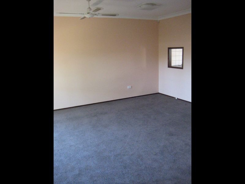 29-27 Waratah Crescent, Macquarie Fields NSW 2564