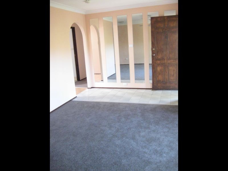 29-27 Waratah Crescent, Macquarie Fields NSW 2564