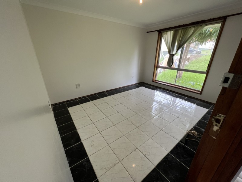 37 Woodlark Place, Glenfield NSW 2167