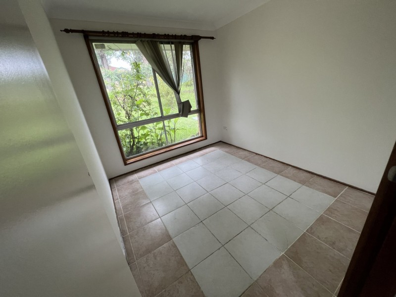 37 Woodlark Place, Glenfield NSW 2167