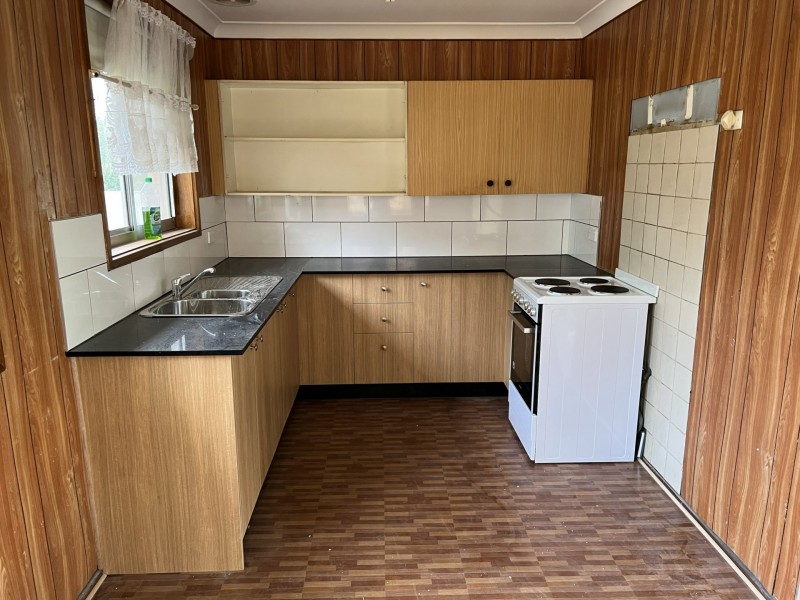 37 Woodlark Place, Glenfield NSW 2167