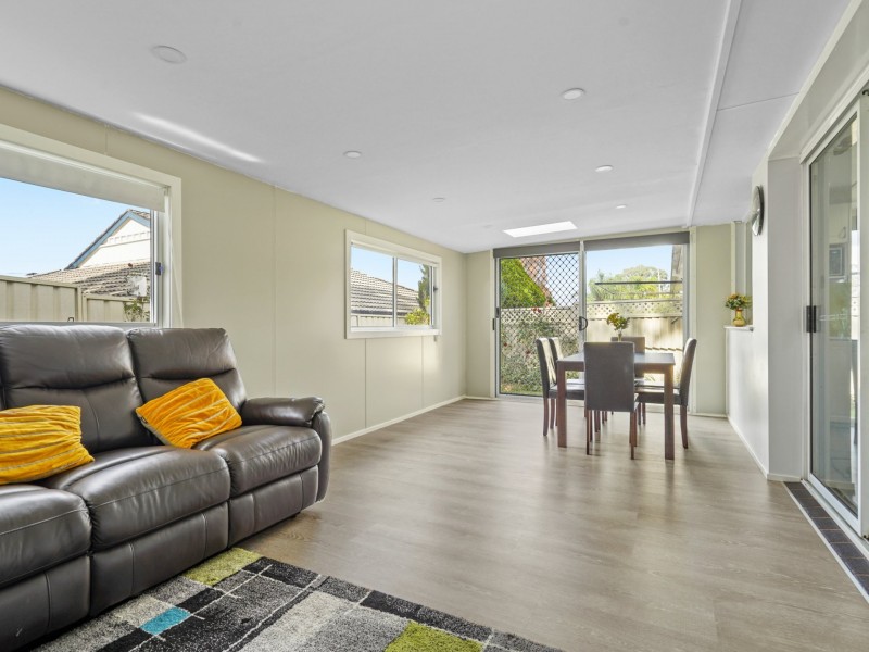 2/39 Bugatti Drive, Ingleburn NSW 2565