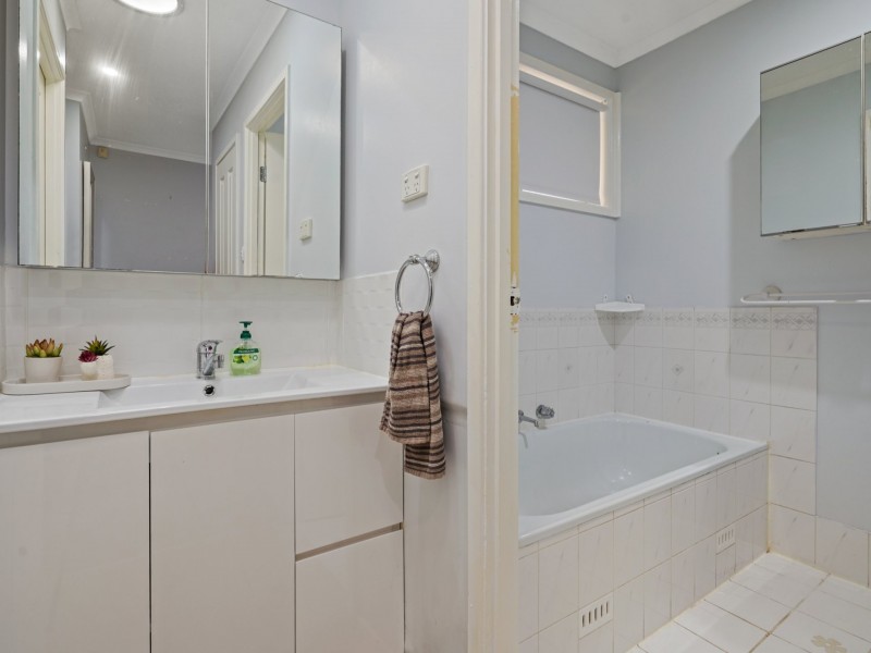 2/39 Bugatti Drive, Ingleburn NSW 2565