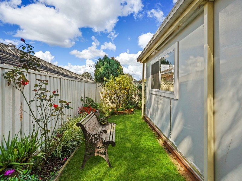 2/39 Bugatti Drive, Ingleburn NSW 2565