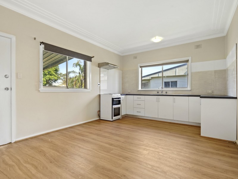 7 Lochee Avenue, Minto NSW 2566