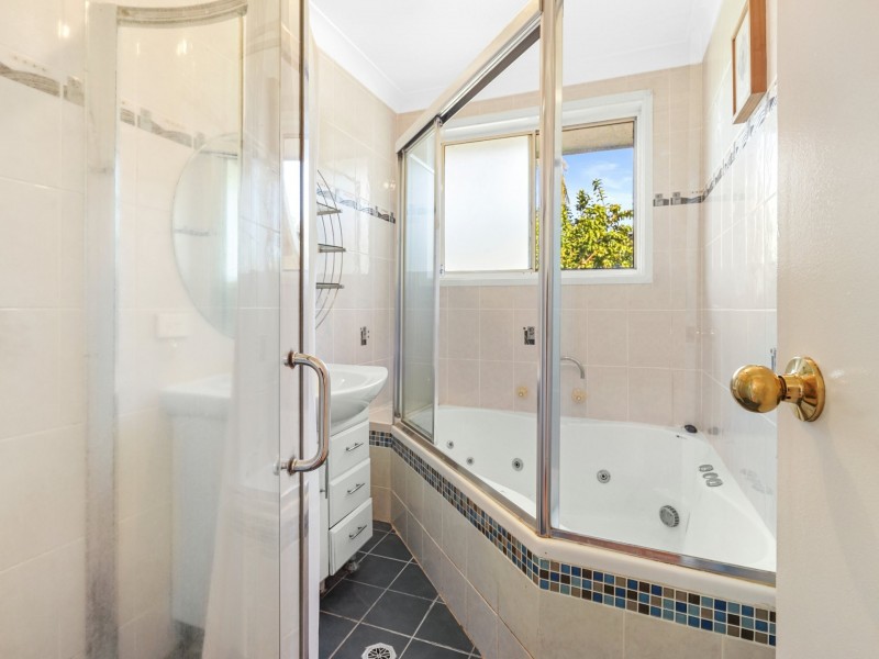 12 Day place, Minto NSW 2566