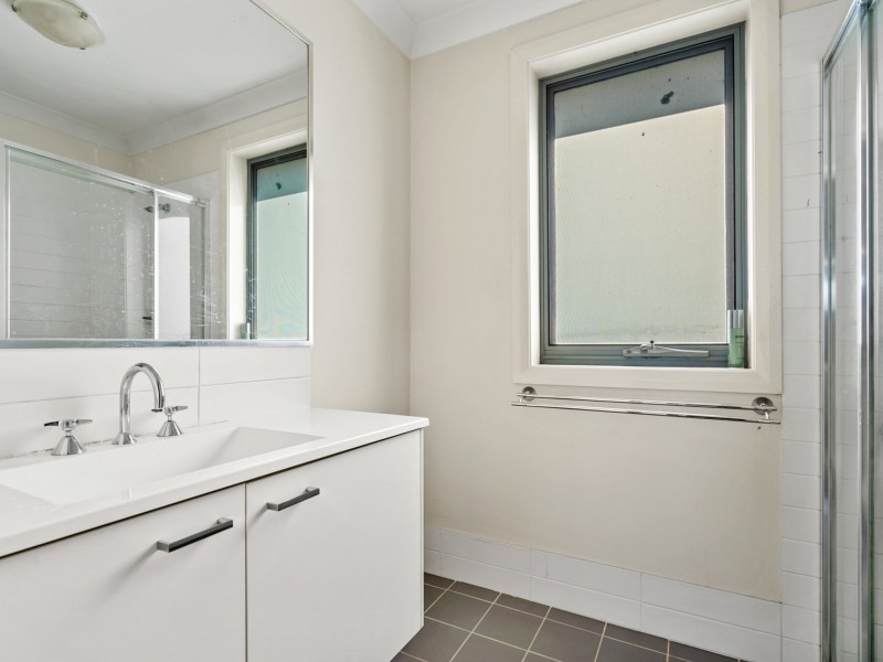 43 Sovereign circuit, Glenfield NSW 2167