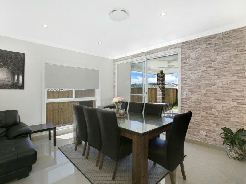 8 Hester Avenue, Claymore NSW 2559