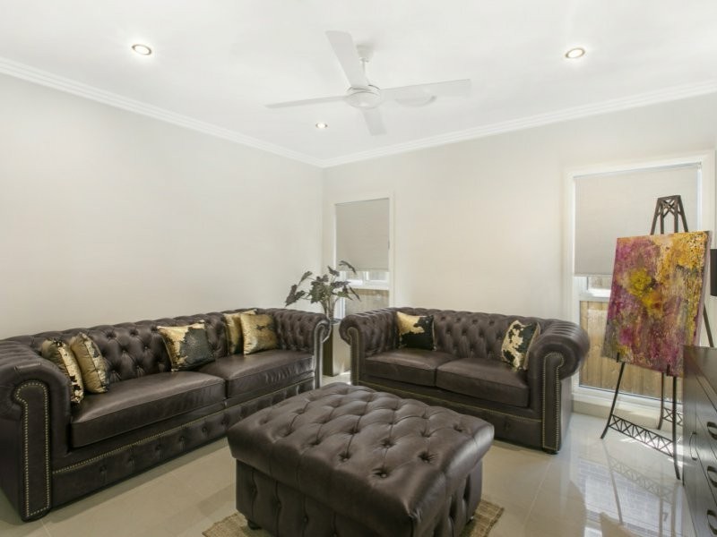 8 Hester Avenue, Claymore NSW 2559