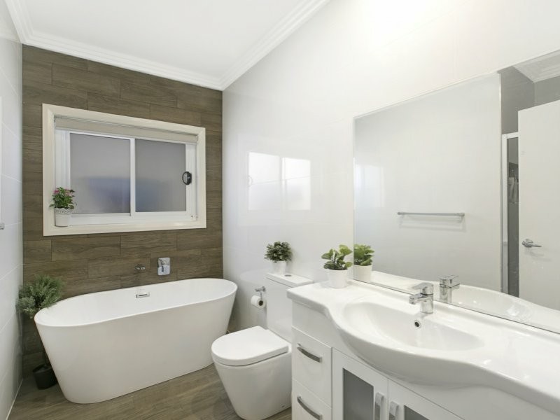 8 Hester Avenue, Claymore NSW 2559