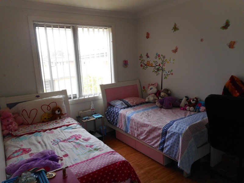 43 Sovereign Circuit, Glenfield NSW 2167