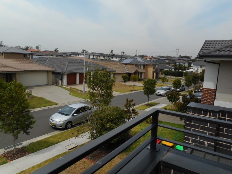 43 Sovereign Circuit, Glenfield NSW 2167