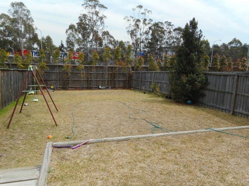 43 Sovereign Circuit, Glenfield NSW 2167