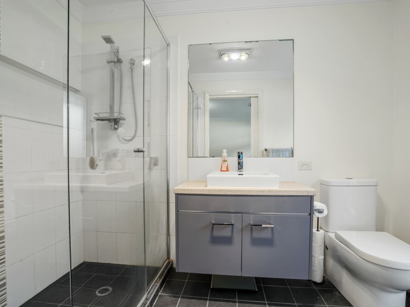 3 Bartle Avenue, Minto NSW 2566
