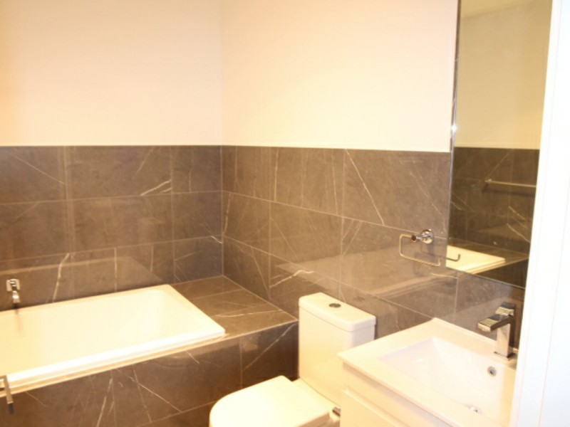 28 Chinnocks Ave, Campbelltown NSW 2560