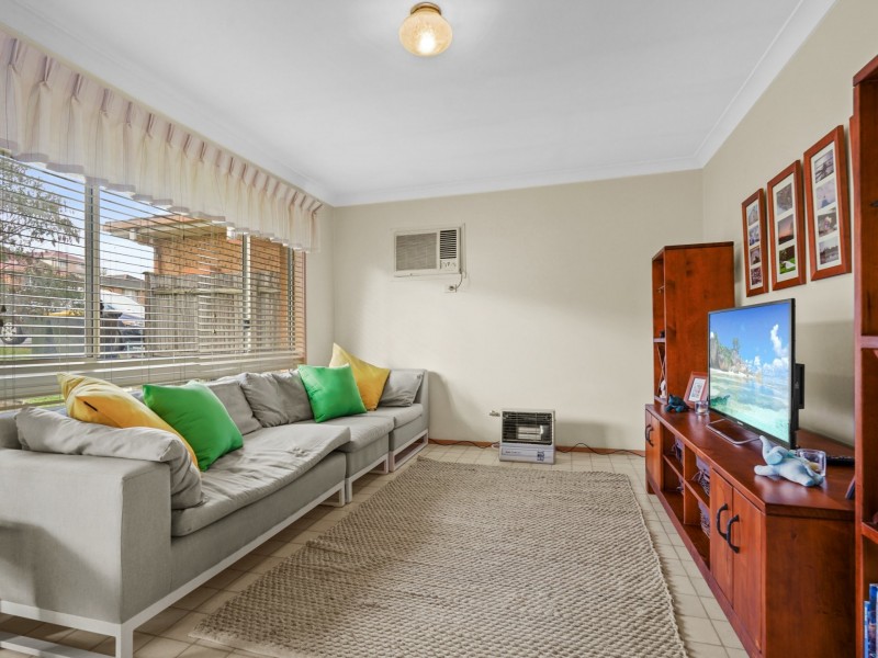 13 Glenella way, Minto NSW 2566