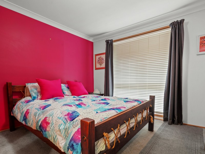 13 Glenella way, Minto NSW 2566