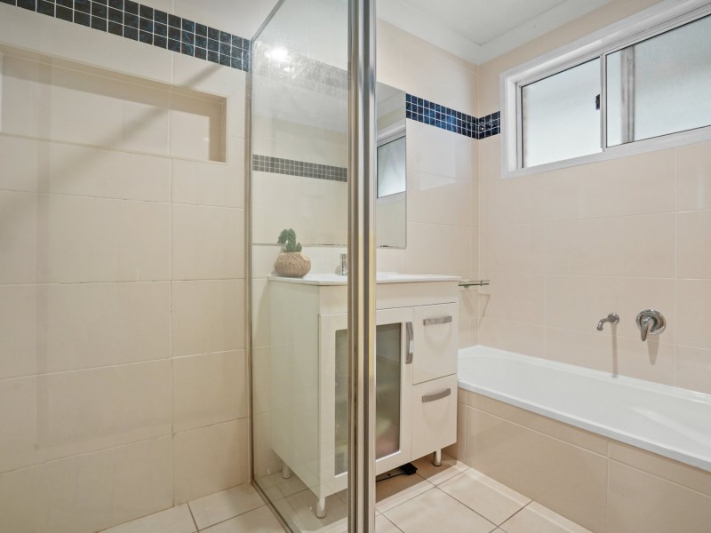 13 Glenella way, Minto NSW 2566