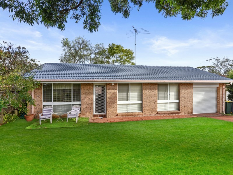 13 Glenella way, Minto NSW 2566