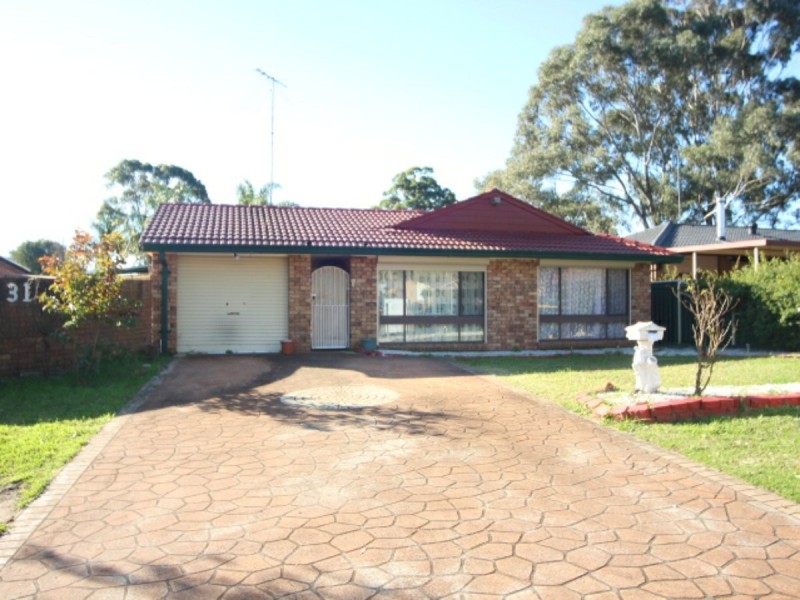 31 Rutherglen Drive, St Andrews NSW 2566