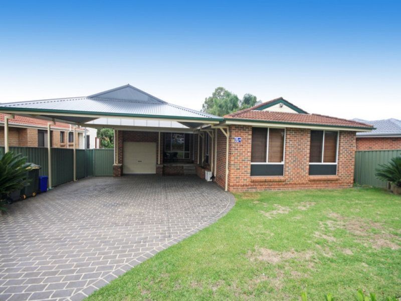 35 Fifth Avenue, Macquarie Fields NSW 2564