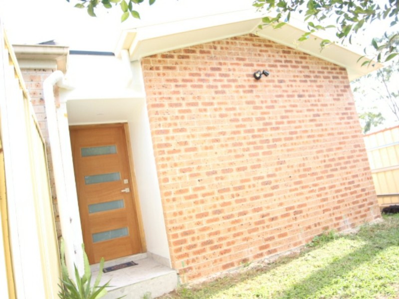 40 a wood lark place, Glenfield NSW 2167