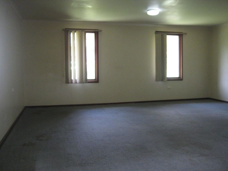 6 Podargus Place, Ingleburn NSW 2565