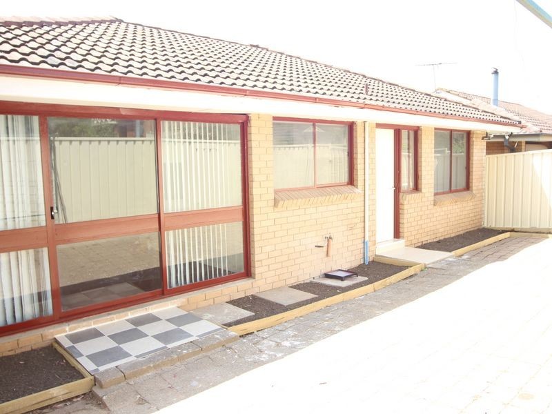 11/4 Dotterel Place, Ingleburn NSW 2565