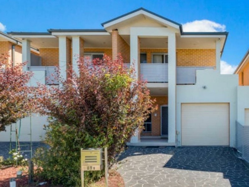 69b oxford road, Ingleburn NSW 2565