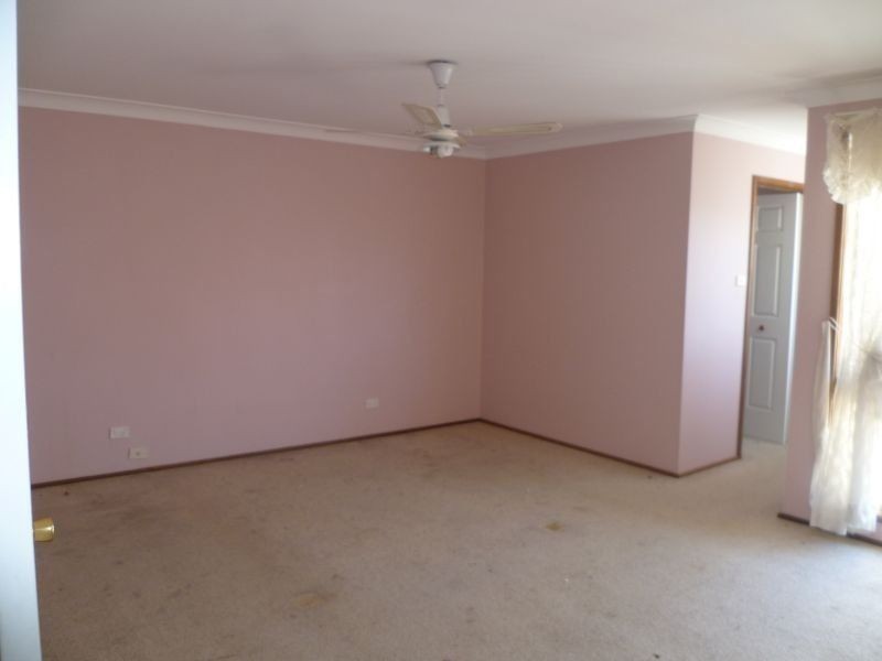5 Peat Close, Eagle Vale NSW 2558