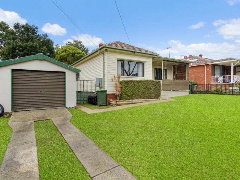 12 Bingara Road, Macquarie Fields NSW 2564