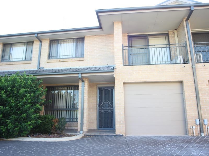 12/10 Yerona Street, Prestons NSW 2170