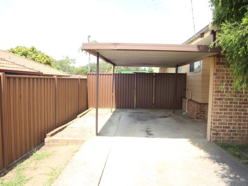 Villa 1/23 Second Avenue, Macquarie Fields NSW 2564