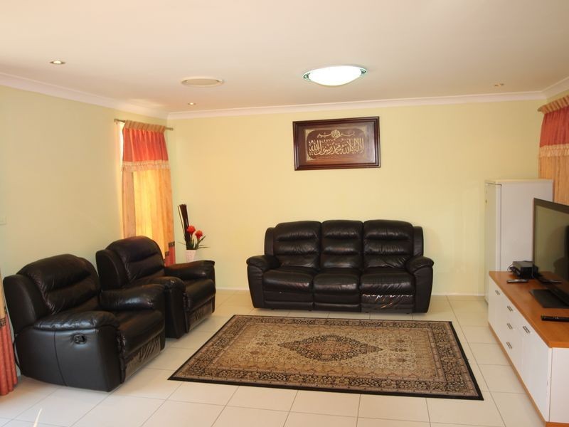 60 Durham Street, Minto NSW 2566