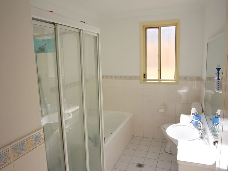 60 Durham Street, Minto NSW 2566