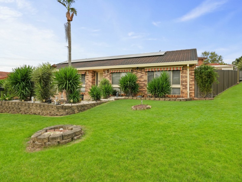 2 Rider Place, Minto NSW 2566