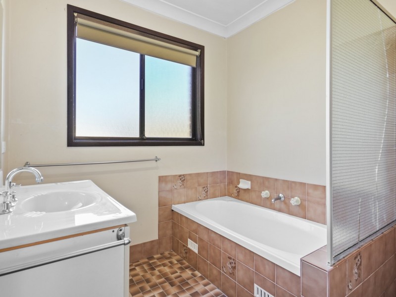 103 Eagleview Road, Minto NSW 2566