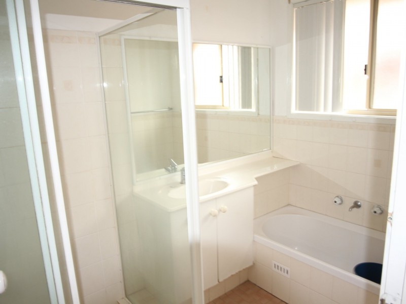 11 Blackwood Ave, Minto NSW 2566